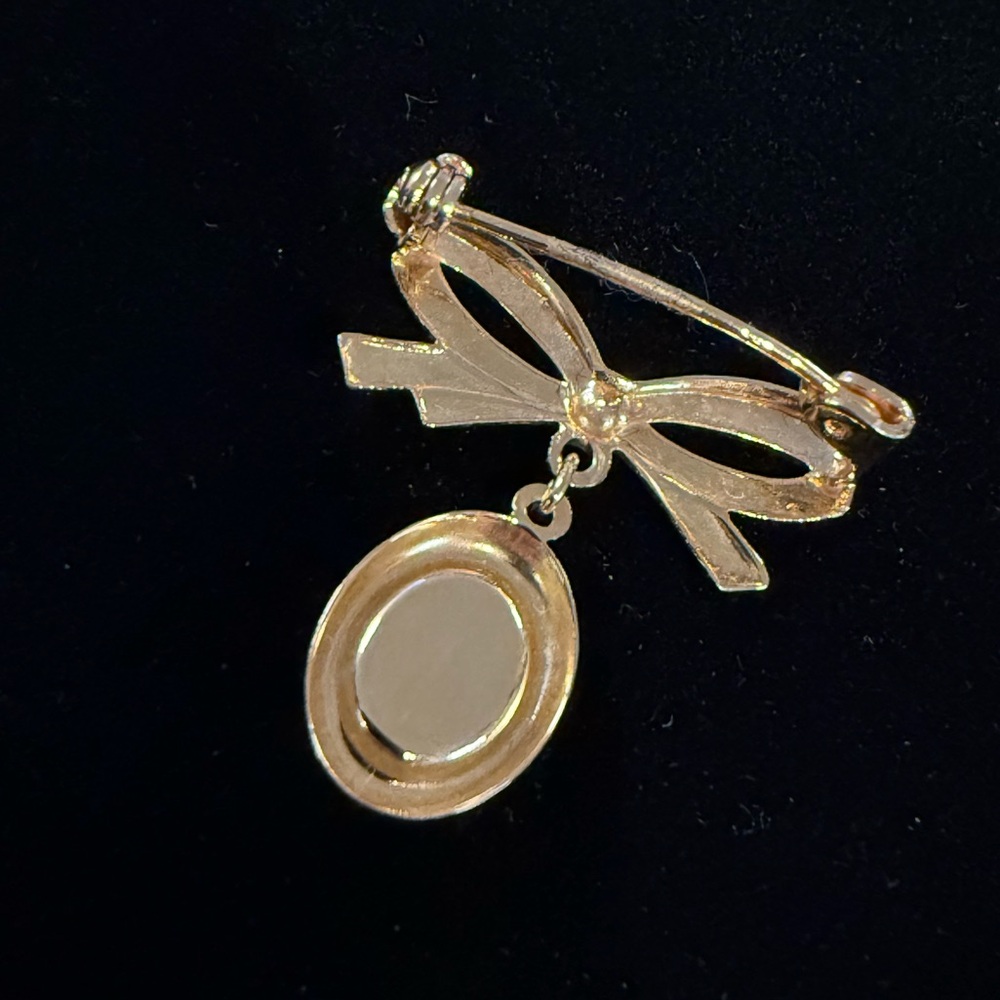 Vintage Mini Bow Cameo Gold Tone Brooch - Picture 3 of 3
